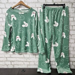 Women's Green And White Bunny Plush Pajamas Set Size XL Easter
